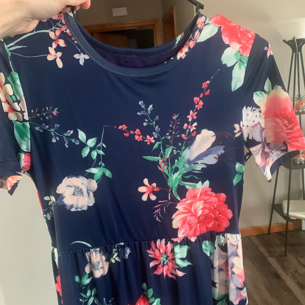 NWOT! Pink lily maxi dress size medium